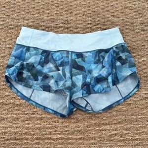 Lululemon Speed Up Low-Rise Lined Shorts 2.5”  Size:4  Color:Blue/Pattern